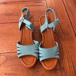 Cute spring/summer sandals.